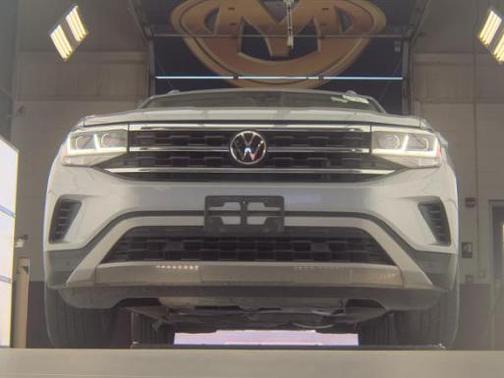 Silver Metallic 2022 Volkswagen Atlas 2.0T SEL