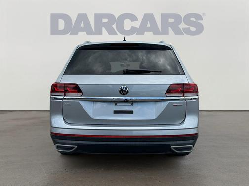 Silver Metallic 2022 Volkswagen Atlas 2.0T SEL