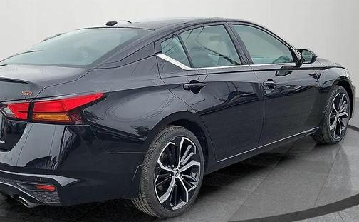 Super Black Clearcoat 2025 Nissan Altima SR FWD