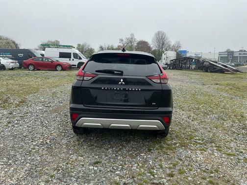 Labrador Black Pearl 2025 Mitsubishi Eclipse Cross SE