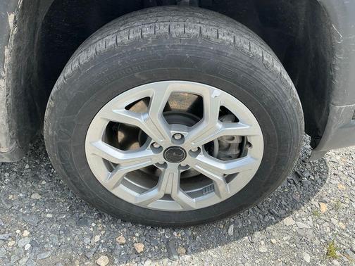 Diamond Black Crystal Pearlcoat 2025 Jeep Compass Latitude