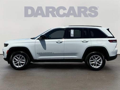 Bright White Clearcoat 2025 Jeep Grand Cherokee Laredo