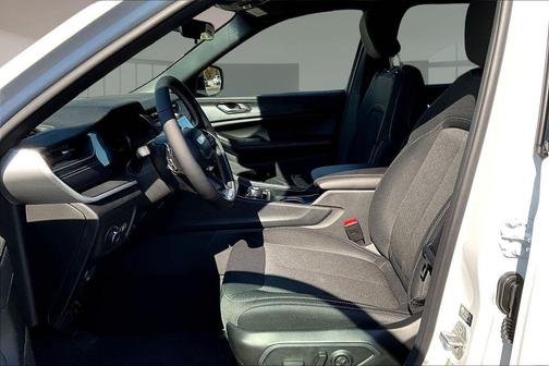 Bright White Clearcoat 2025 Jeep Grand Cherokee Laredo