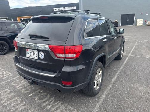 Brilliant Black Crystal Pearlcoat 2012 Jeep Grand Cherokee Limited