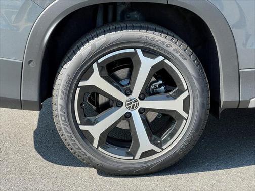 2025 Volkswagen Tiguan 2.0T SE 4MOTION