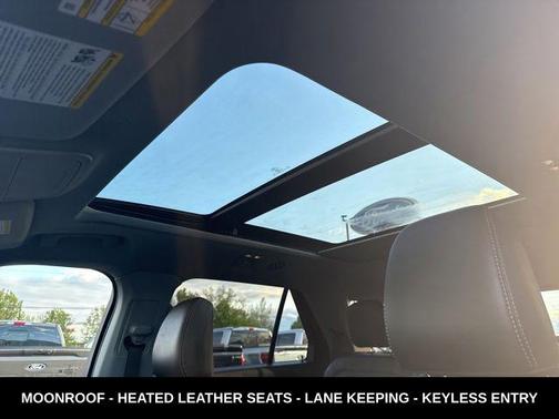 Agate Black Metallic 2024 Ford Explorer XLT