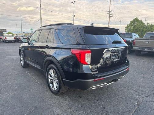Agate Black Metallic 2024 Ford Explorer XLT