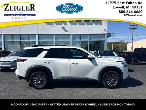 Pearl White TriCoat 2024 Nissan Pathfinder SV