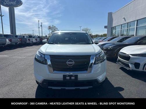 Pearl White TriCoat 2024 Nissan Pathfinder SV
