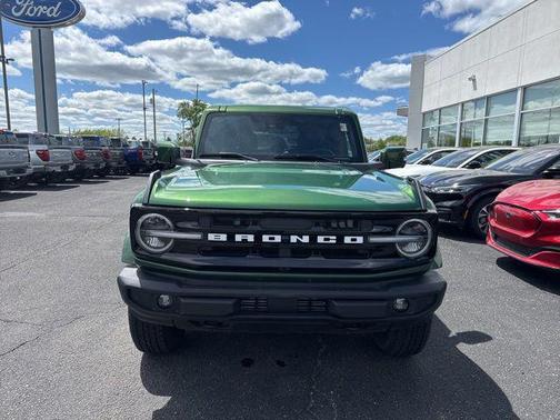 Eruption Green Metallic 2025 Ford Bronco Outer Banks
