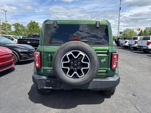 Eruption Green Metallic 2025 Ford Bronco Outer Banks