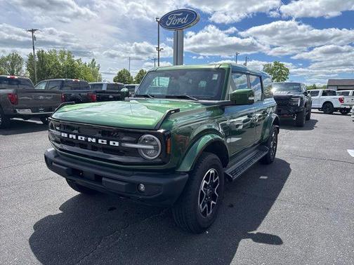 Eruption Green Metallic 2025 Ford Bronco Outer Banks