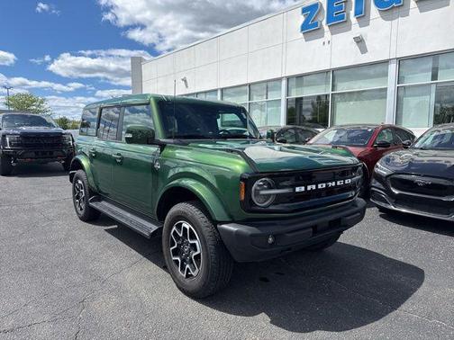 Eruption Green Metallic 2025 Ford Bronco Outer Banks