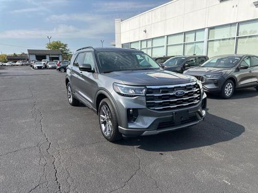 2025 Ford Explorer Active