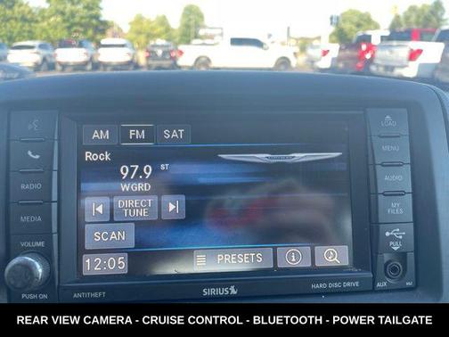 Brilliant Black Crystal Pearlcoat 2013 Chrysler Town & Country Touring
