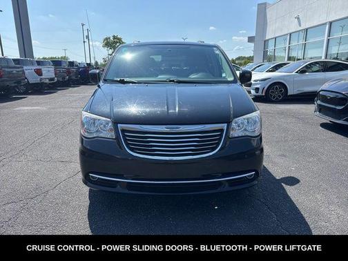 Brilliant Black Crystal Pearlcoat 2014 Chrysler Town & Country Touring