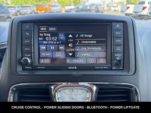 Brilliant Black Crystal Pearlcoat 2014 Chrysler Town & Country Touring