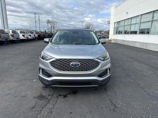 Iconic Silver Metallic 2024 Ford Edge SEL