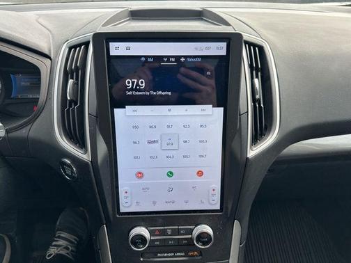 Iconic Silver Metallic 2024 Ford Edge SEL