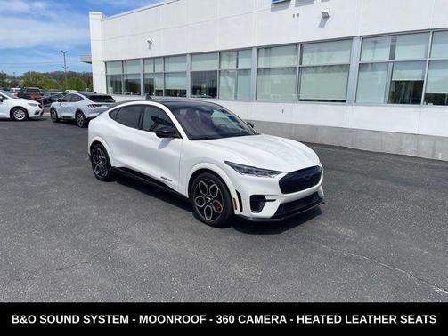 Star White Metallic Tri-Coat 2023 Ford Mustang Mach-E GT
