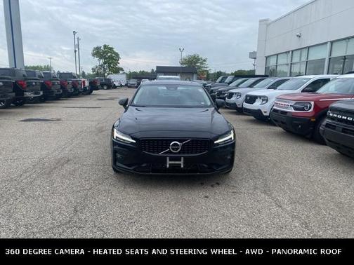 2024 Volvo S60 B5 Plus Dark Theme