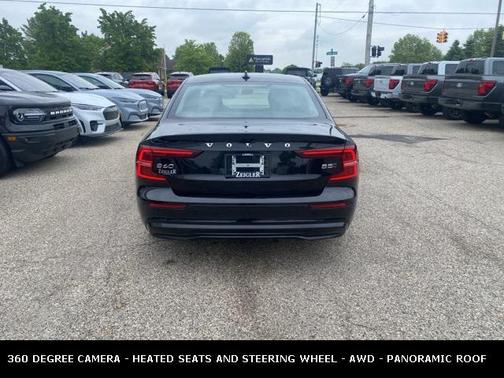 2024 Volvo S60 B5 Plus Dark Theme