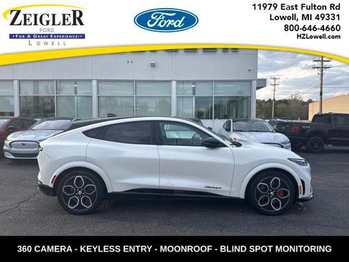 Star White Metallic Tri-Coat 2023 Ford Mustang Mach-E GT