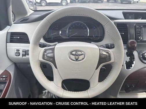 2013 Toyota Sienna XLE