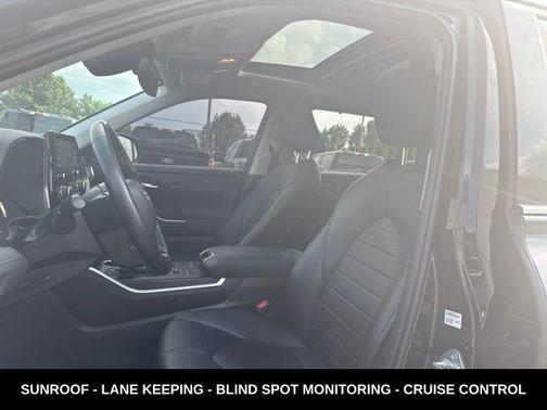 Midnight Black Metallic 2021 Toyota Highlander XLE