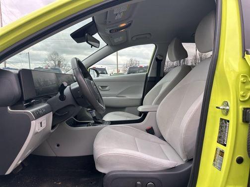 Neoteric Yellow 2024 Hyundai KONA SEL