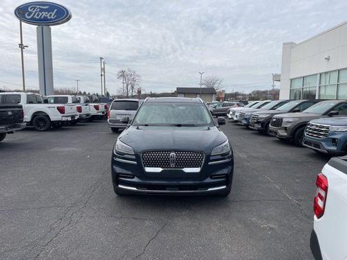 Flight Blue Metallic Clearcoat 2022 Lincoln Aviator Reserve AWD