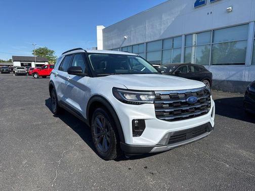 Space White Metallic 2026 Ford Explorer Active