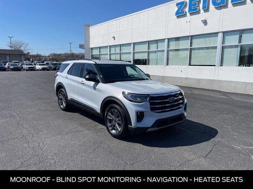 Space White Metallic 2026 Ford Explorer Active