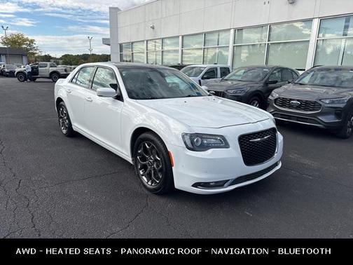 2016 Chrysler 300 S