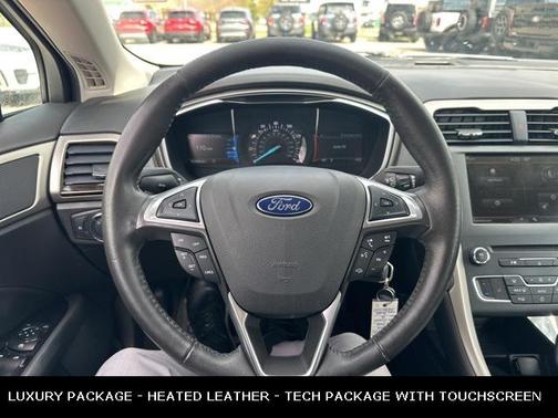 2016 Ford Fusion SE