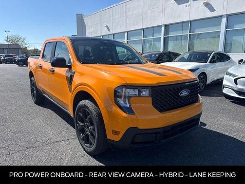 Orange Fury Metallic Tri-Coat 2026 Ford Maverick XLT