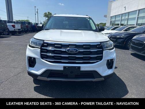 Oxford White 2025 Ford Explorer Active
