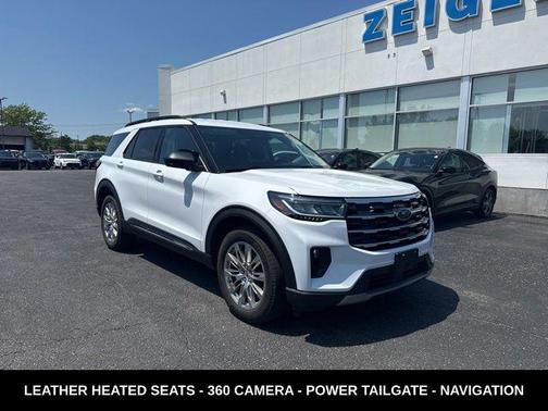 Oxford White 2025 Ford Explorer Active
