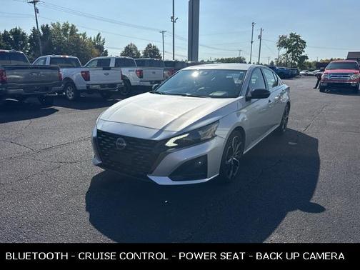 2023 Nissan Altima SR FWD