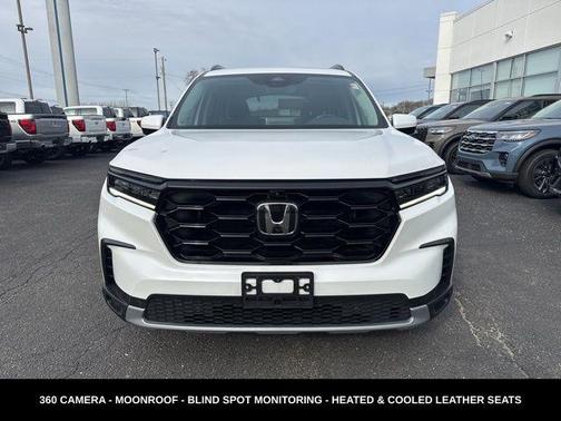 Platinum White Pearl 2023 Honda Pilot AWD Elite