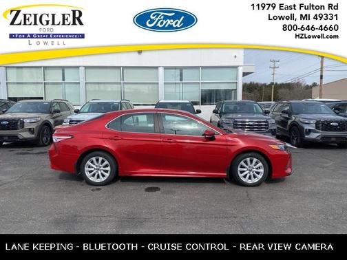 2020 Toyota Camry SE