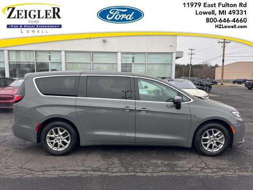 2023 Chrysler Pacifica Touring L