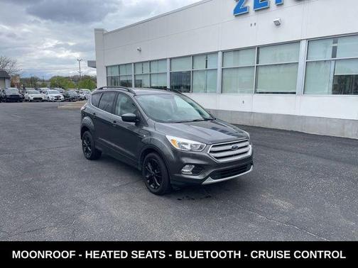 Magnetic Metallic 2018 Ford Escape SE