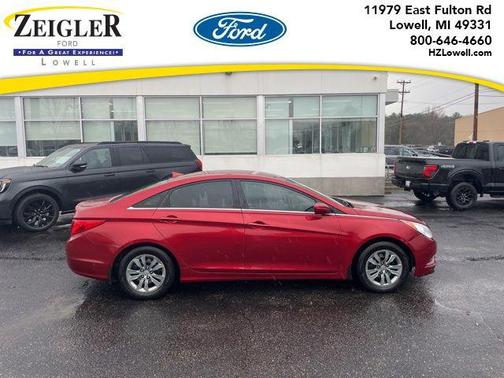 Sparkling Ruby Mica 2013 Hyundai SONATA GLS
