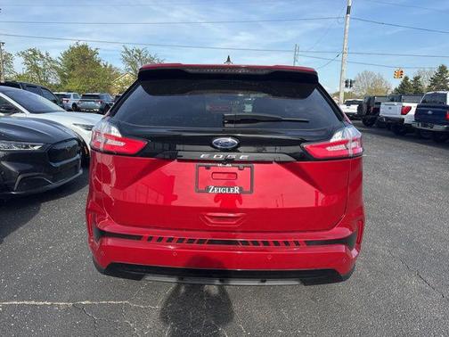 Rapid Red Metallic Tinted Clearcoat 2023 Ford Edge ST Line