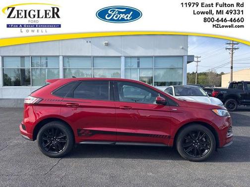 Rapid Red Metallic Tinted Clearcoat 2023 Ford Edge ST Line