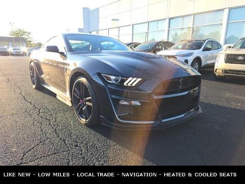2022 Ford Shelby GT500 Base