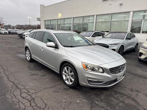 2016 Volvo V60 T5 Drive-E Premier