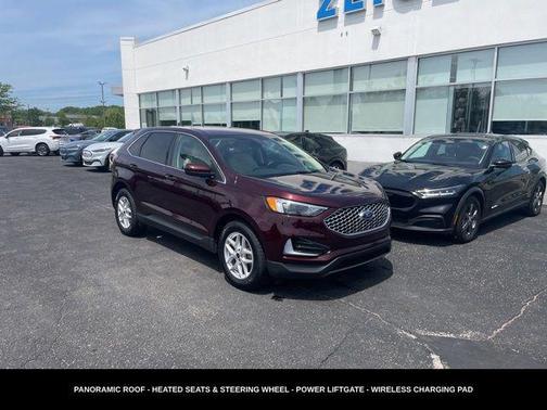 Burgundy Velvet Metallic Tinted Clearcoat 2023 Ford Edge SEL