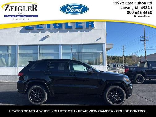 Diamond Black Crystal Pearlcoat 2021 Jeep Grand Cherokee Laredo